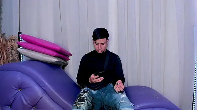 Yourslust  online show from 01-18-26, 12:31