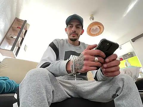 Rebeu313 online show from 02-15-25, 01:38