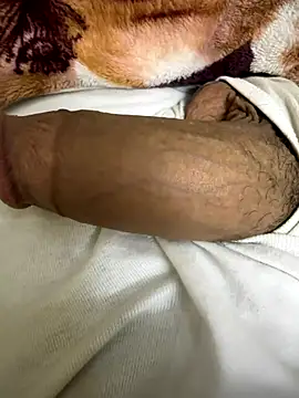 Snapshot of hamed-697 chatting on 12-03-24, 07:00 hamed-697 online show from 12-03-24, 07:00