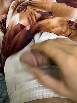 Snapshot of hamed-697 chatting on 12-14-24, 11:45 hamed-697 online show from 12-14-24, 11:45