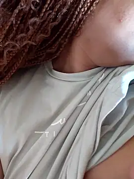 Snapshot of curvybigassqueen chatting on 02-25-26, 09:19 curvybigassqueen online show from 02-25-26, 09:19