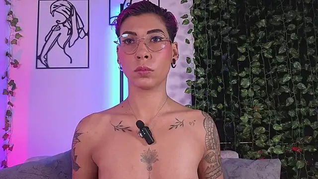 MiaMorgan  online show from 12-21-25, 02:46