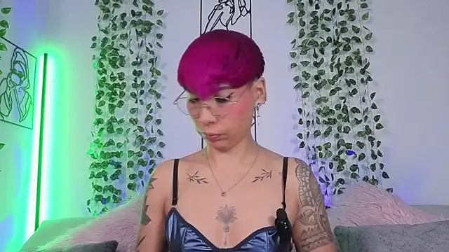 MiaMorgan  online show from 04-12-26, 03:50