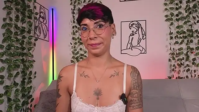Snapshot of MiaMorgan_ chatting on 06-25-26, 12:42 MiaMorgan online show from 06-25-26, 12:42