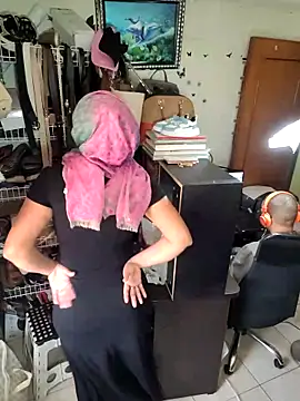 Snapshot of NAJWA-ARAB chatting on 11-04-25, 03:33 NAJWA-ARAB online show from 11-04-25, 03:33