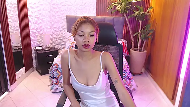 Snapshot of Perla_prg chatting on 02-07-25, 06:45 Perla prg online show from 02-07-25, 06:45