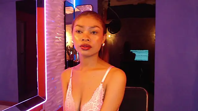 Snapshot of Perla_prg chatting on 02-20-25, 03:19 Perla prg online show from 02-20-25, 03:19