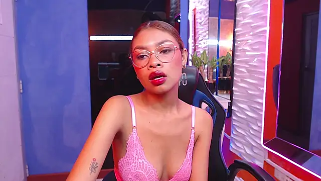 Snapshot of Perla_prg chatting on 02-28-25, 03:15 Perla prg online show from 02-28-25, 03:15