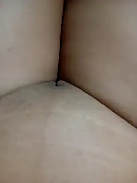 Snapshot of Khaleyssi chatting on 02-18-26, 01:45 Khaleyssi online show from 02-18-26, 01:45