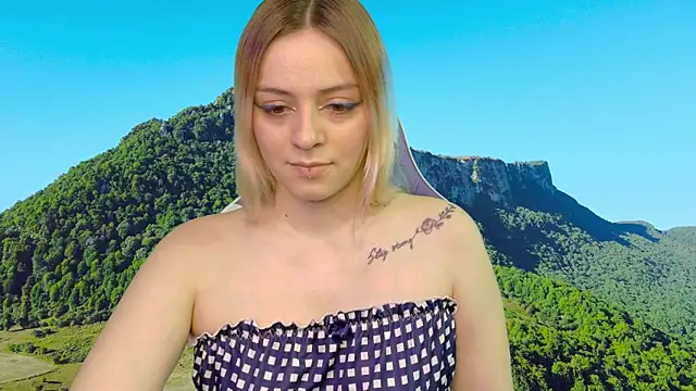 Snapshot of Dolce--Mia---Bianchi__07 chatting on 03-11-25, 01:45 Dolce--Mia---Bianchi 07 online show from 03-11-25, 01:45