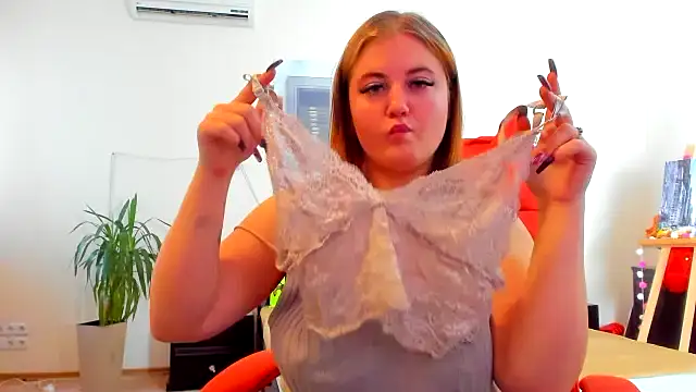 Snapshot of Doliss chatting on 01-25-25, 07:28 Doliss online show from 01-25-25, 07:28