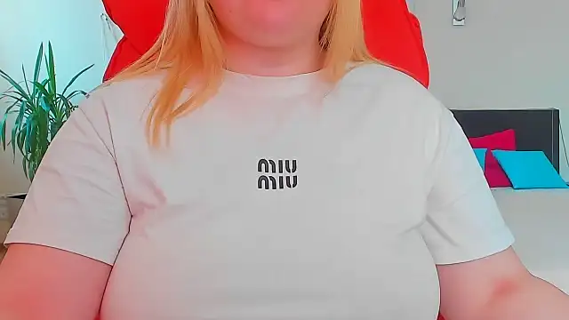 Snapshot of Doliss chatting on 09-13-25, 06:46 Doliss online show from 09-13-25, 06:46