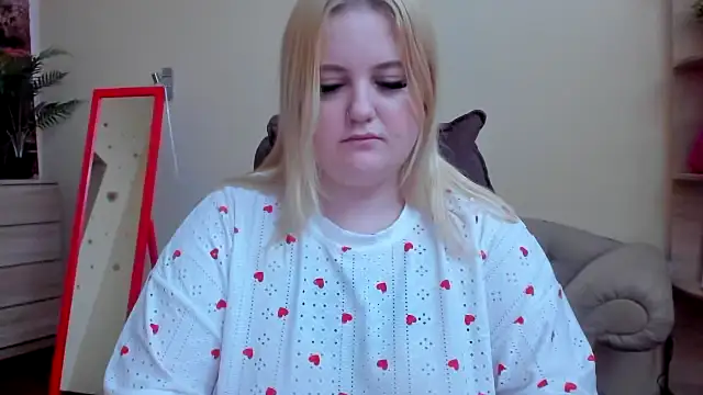 Snapshot of Doliss chatting on 11-19-25, 07:19 Doliss online show from 11-19-25, 07:19