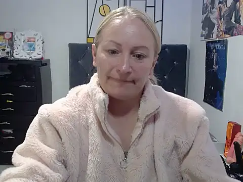 emperabigbootybigass online show from 04-24-26, 12:18