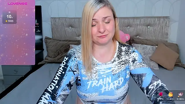 AnnaXCherri online show from 02-07-25, 08:44