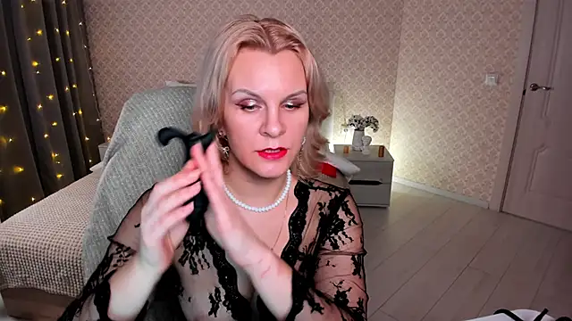 Snapshot of Louisa_Bay chatting on 03-04-25, 05:13 Louisa Bay online show from 03-04-25, 05:13