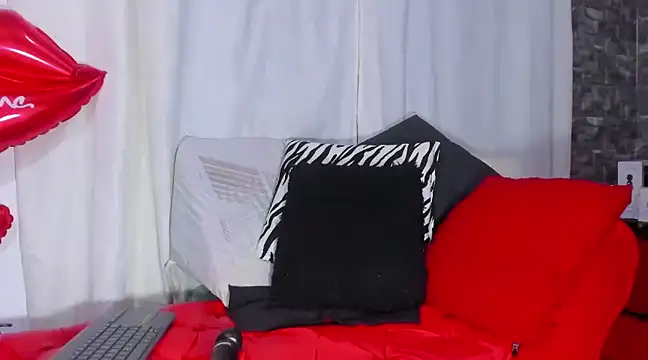 Xiomara-Suarez online show from 02-25-25, 06:31