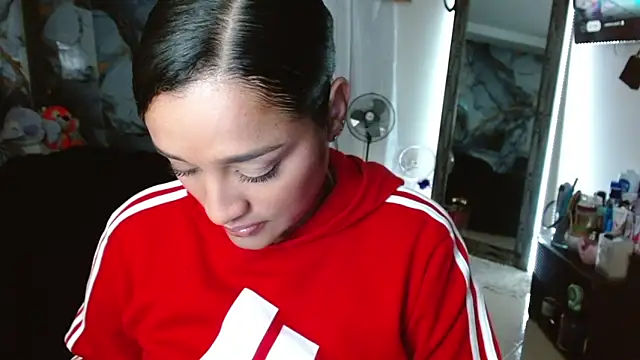 Snapshot of KatalinnaBrown chatting on 11-11-25, 11:32 KatalinnaBrown online show from 11-11-25, 11:32