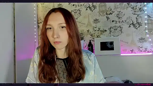 Snapshot of LisaIcon chatting on 12-17-24, 02:22 LisaIcon online show from 12-17-24, 02:22