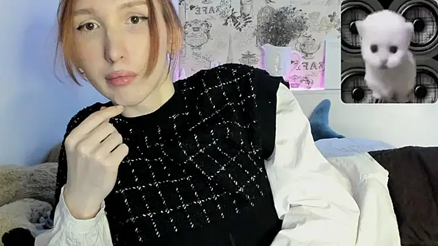 Snapshot of LisaIcon chatting on 03-10-25, 07:07 LisaIcon online show from 03-10-25, 07:07