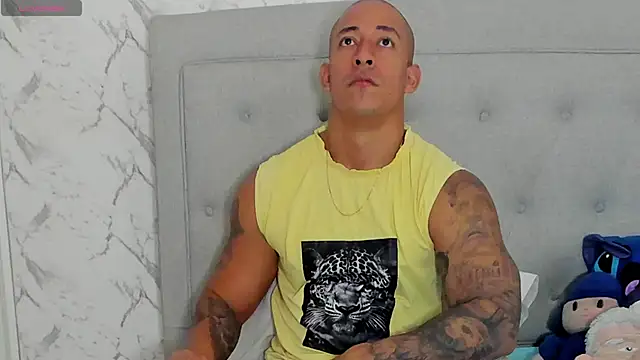 Snapshot of luigiferrara chatting on 05-17-26, 05:42 luigiferrara online show from 05-17-26, 05:42