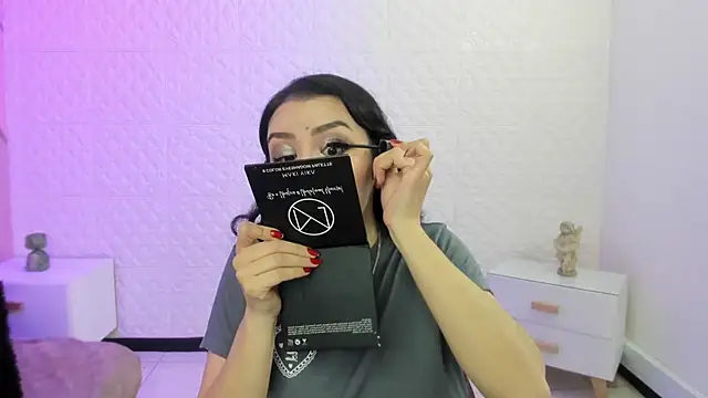 Violetaa diazz online show from 03-06-26, 09:11