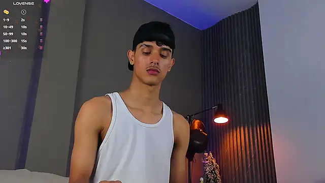 Snapshot of Busterspinter chatting on 12-08-24, 08:09 Busterspinter online show from 12-08-24, 08:09