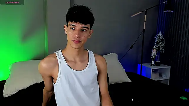 Snapshot of Busterspinter chatting on 12-20-24, 12:05 Busterspinter online show from 12-20-24, 12:05