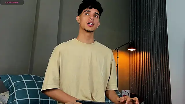 Snapshot of Busterspinter chatting on 01-03-25, 07:38 Busterspinter online show from 01-03-25, 07:38