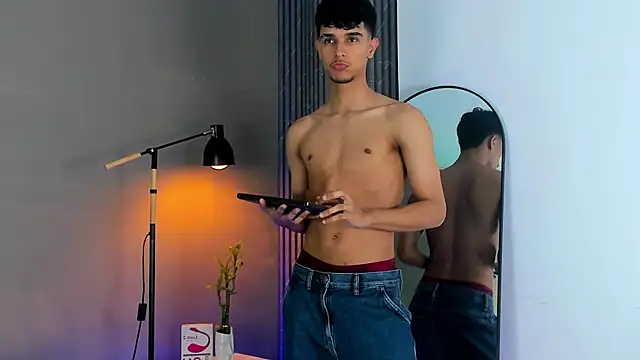 Snapshot of Busterspinter chatting on 01-19-25, 06:09 Busterspinter online show from 01-19-25, 06:09