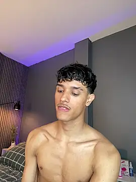 Snapshot of Busterspinter chatting on 02-07-25, 08:01 Busterspinter online show from 02-07-25, 08:01