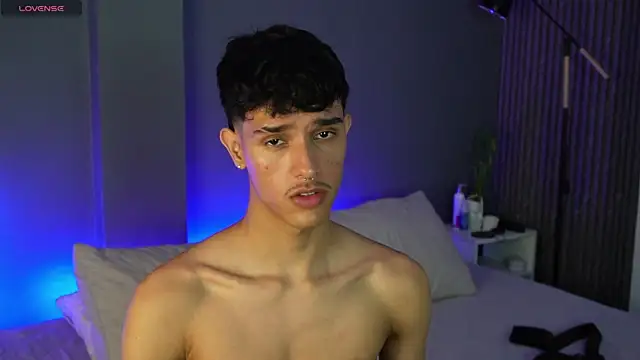 Snapshot of Busterspinter chatting on 03-03-25, 06:26 Busterspinter online show from 03-03-25, 06:26