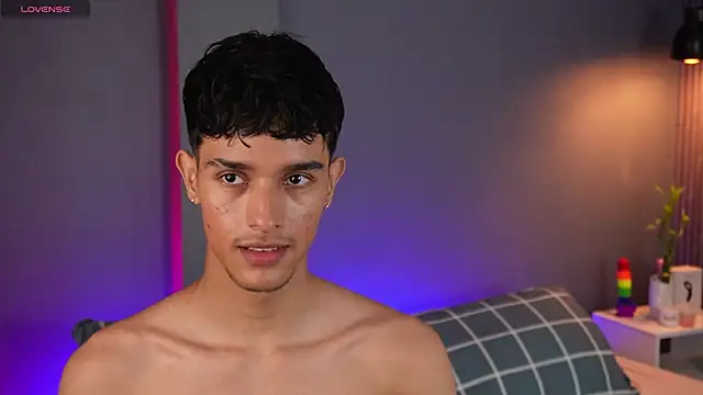 Snapshot of Busterspinter chatting on 03-19-25, 11:06 Busterspinter online show from 03-19-25, 11:06