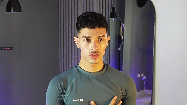 Snapshot of Busterspinter chatting on 09-24-25, 06:00 Busterspinter online show from 09-24-25, 06:00