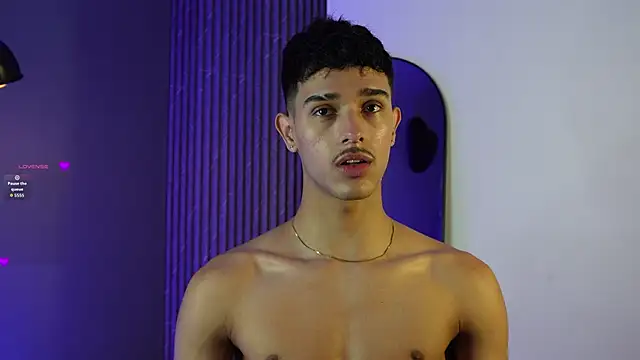 Snapshot of Busterspinter chatting on 09-26-25, 12:53 Busterspinter online show from 09-26-25, 12:53