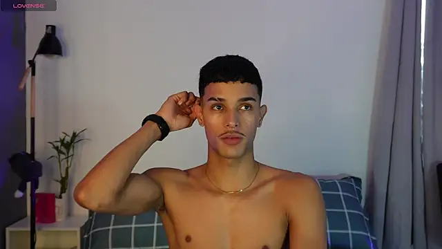 Snapshot of Busterspinter chatting on 11-23-25, 07:46 Busterspinter online show from 11-23-25, 07:46