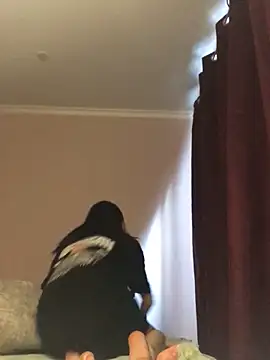 Snapshot of Milka23 chatting on 12-15-24, 09:56 Milka23 online show from 12-15-24, 09:56