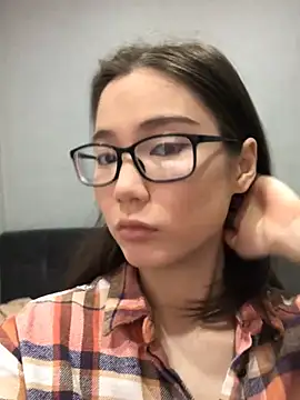 Snapshot of Milka23 chatting on 02-11-25, 10:37 Milka23 online show from 02-11-25, 10:37