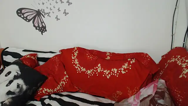 Snapshot of LadyHellene chatting on 02-02-25, 05:15 LadyHellene online show from 02-02-25, 05:15