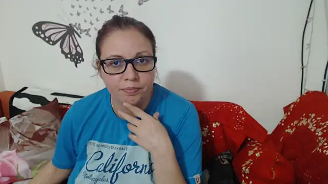 Snapshot of LadyHellene chatting on 02-13-25, 06:05 LadyHellene online show from 02-13-25, 06:05