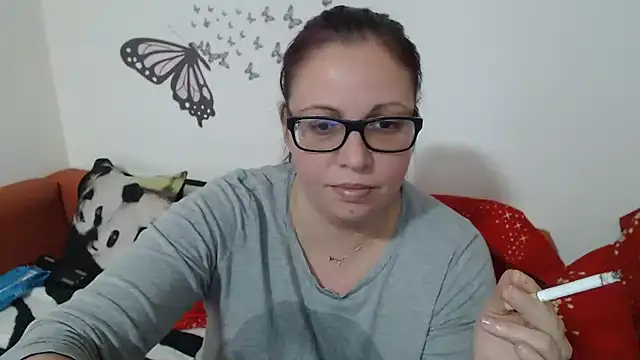 Snapshot of LadyHellene chatting on 02-16-25, 04:32 LadyHellene online show from 02-16-25, 04:32