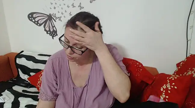 Snapshot of LadyHellene chatting on 02-19-25, 07:16 LadyHellene online show from 02-19-25, 07:16