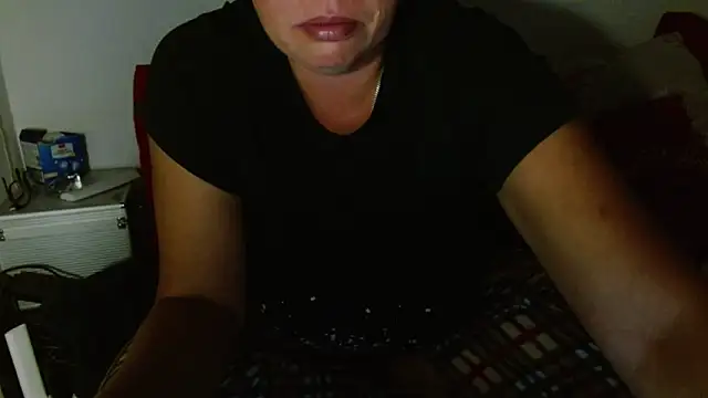 Snapshot of LadyHellene chatting on 09-30-25, 04:45 LadyHellene online show from 09-30-25, 04:45