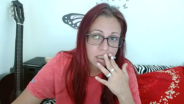 Snapshot of LadyHellene chatting on 06-10-26, 05:28 LadyHellene online show from 06-10-26, 05:28