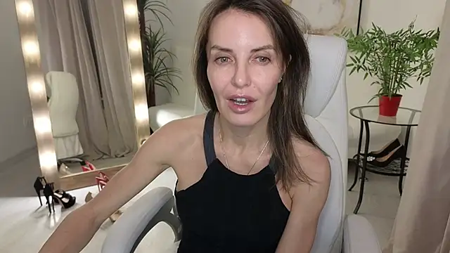 Beylly online show from 01-13-25, 01:23