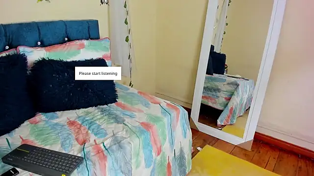 cristalwalker   online show from 10-02-25, 11:39