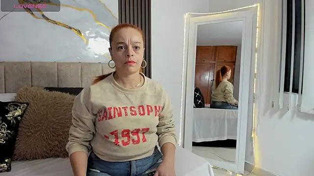 Snapshot of cristalwalker__ chatting on 06-19-26, 10:41 cristalwalker online show from 06-19-26, 10:41