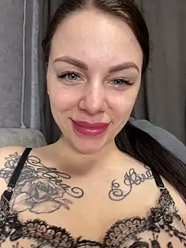 Lola Hale online show from 02-05-26, 06:23