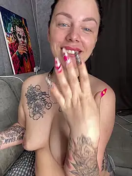Lola Hale online show from 05-23-26, 07:29