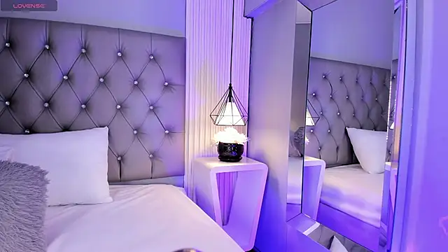 VioletthaRous online show from 05-04-26, 10:39
